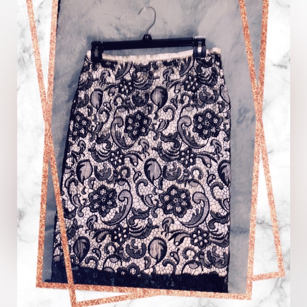 🖤SPENCER- NWT Lace Pattern Mid-Length Skirt